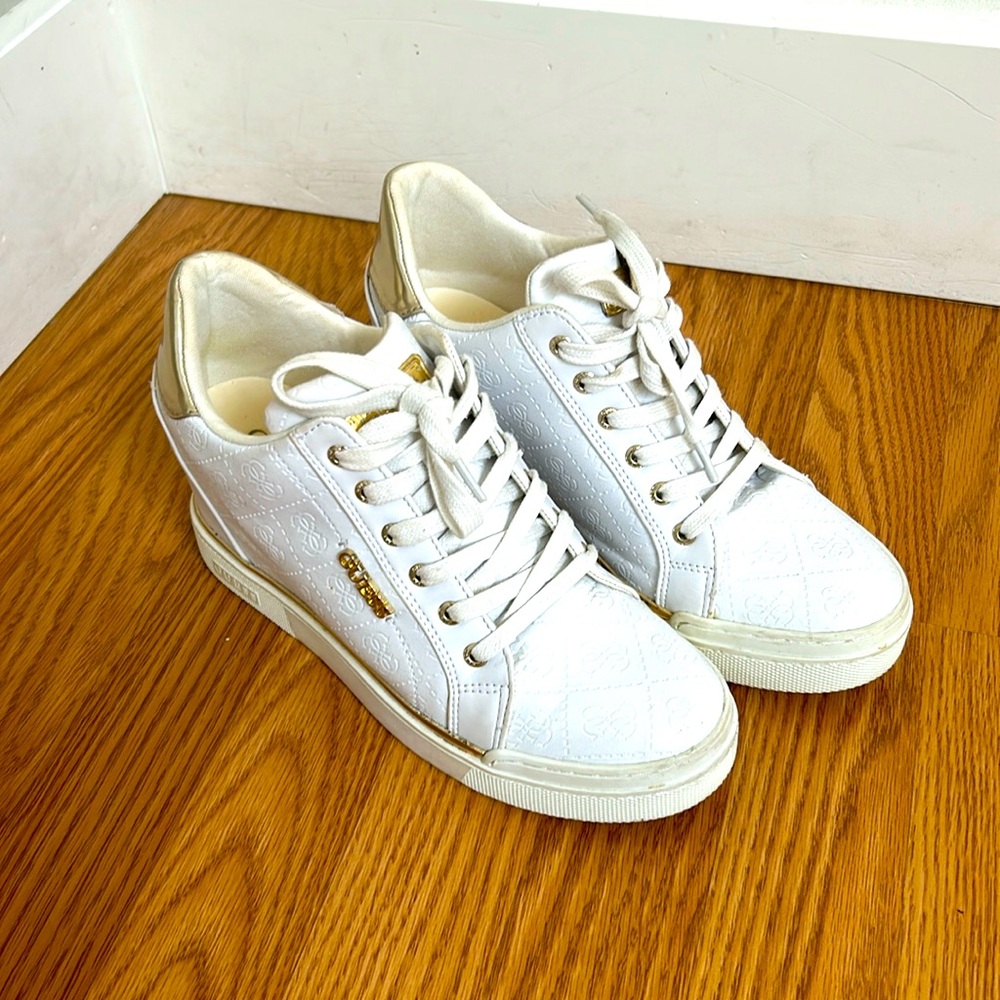 White Guess wedge high top sneaker, white and gold women’s size 8 1/2